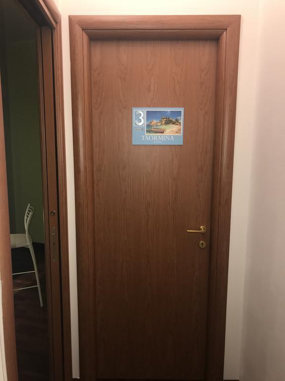 Locami Holiday&Rooms Jolanda Suite كاتانيا المظهر الخارجي الصورة